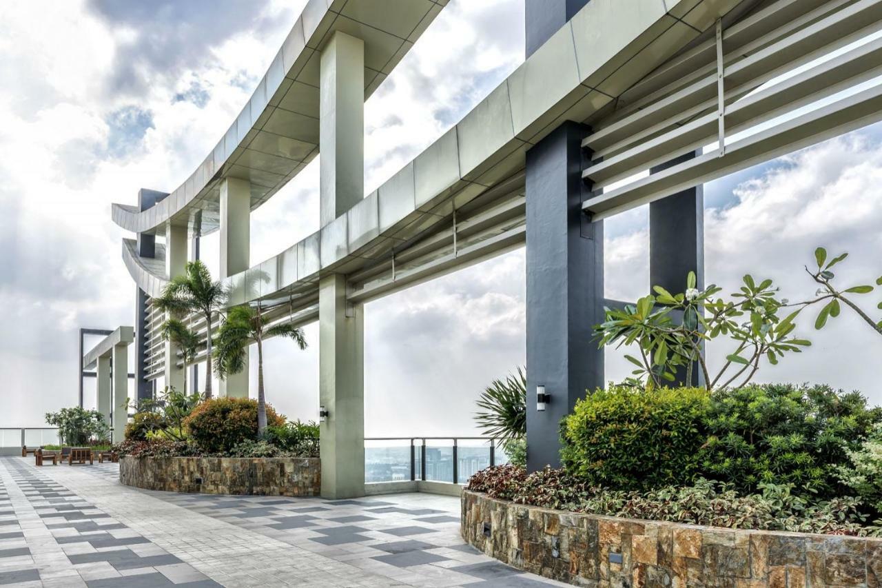 Resort Living Condominium Unit In Metro Manila Exterior foto